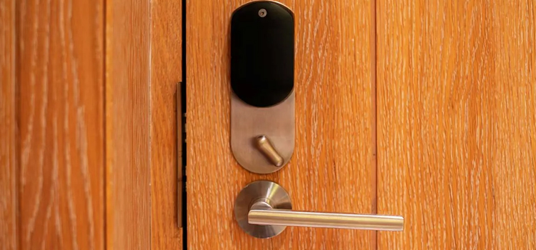 Automatic Locking Door Knob Oildale