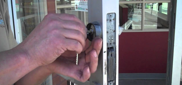 commercial door lock repair Oildale